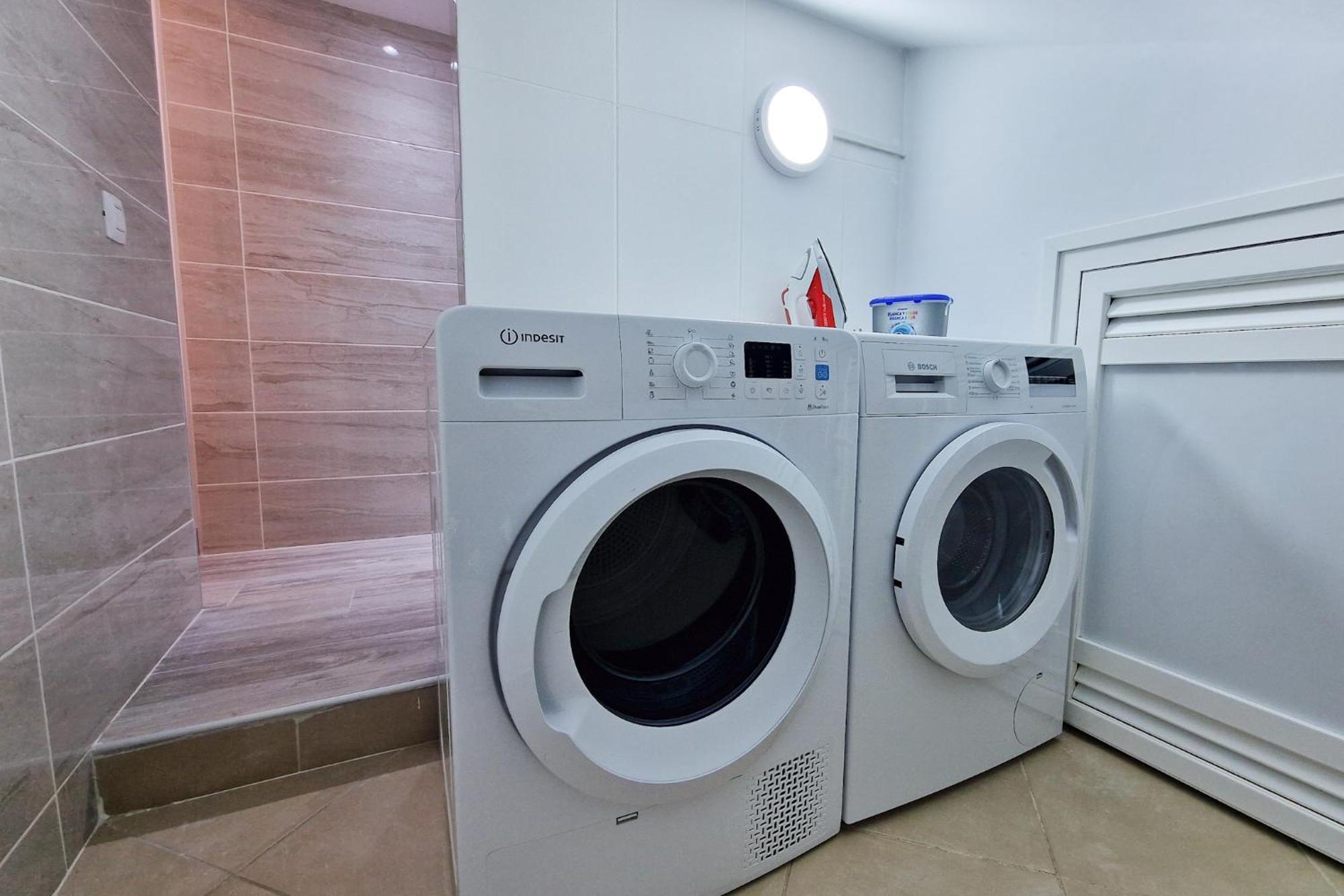 Orange - Parque Santiago II Apartment Арона Екстериор снимка