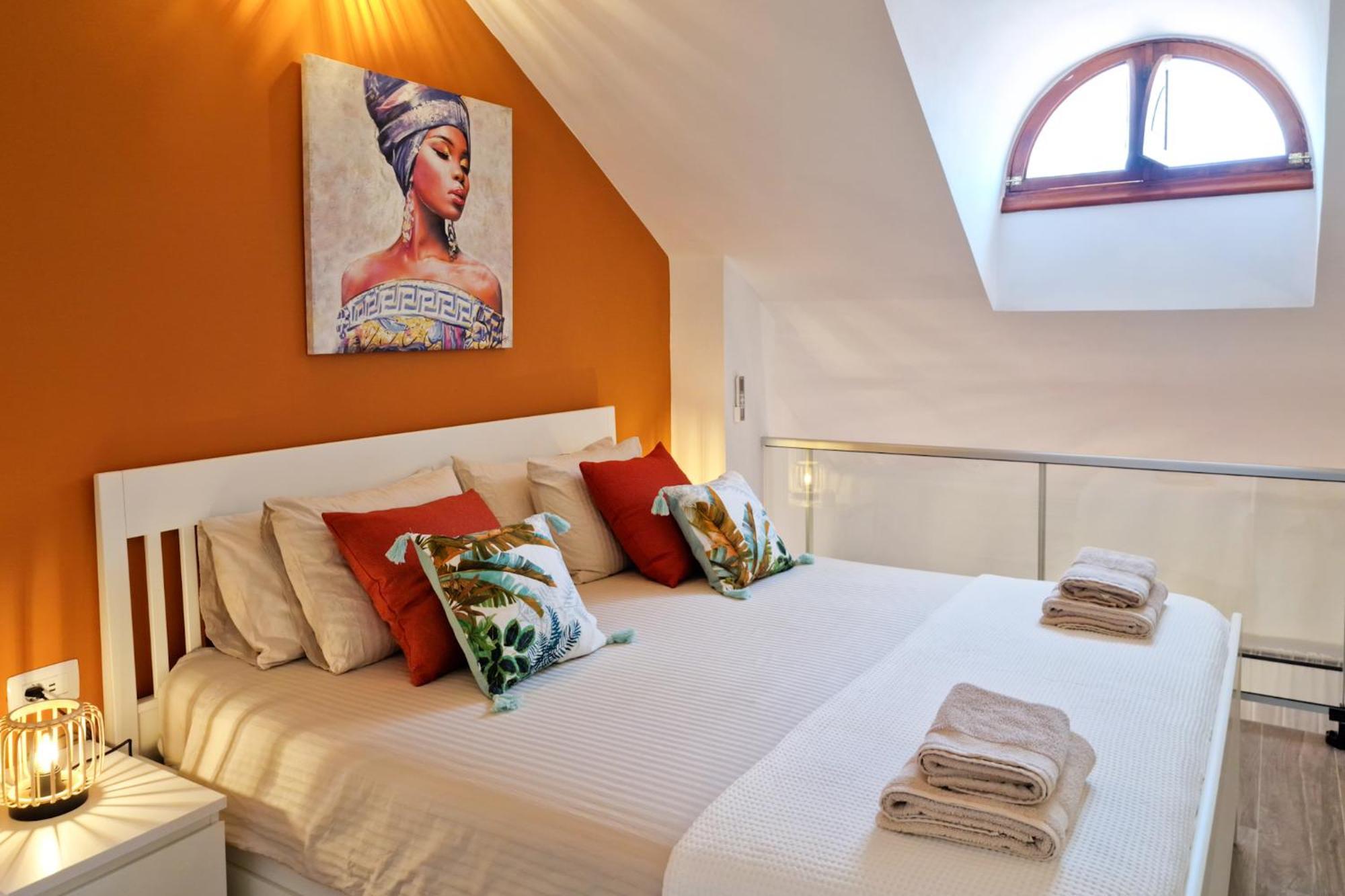 Orange - Parque Santiago II Apartment Арона Екстериор снимка