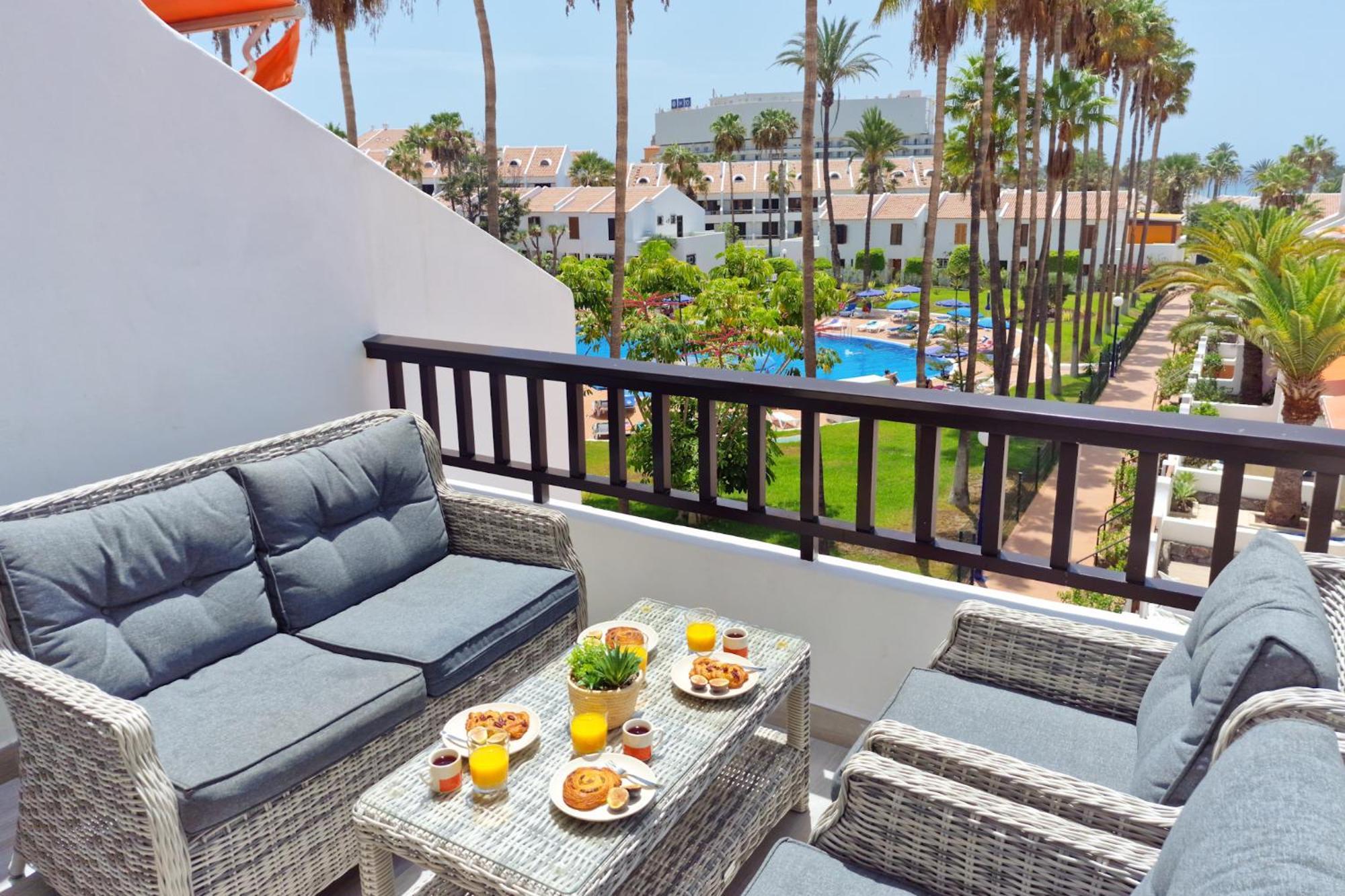 Orange - Parque Santiago II Apartment Арона Екстериор снимка