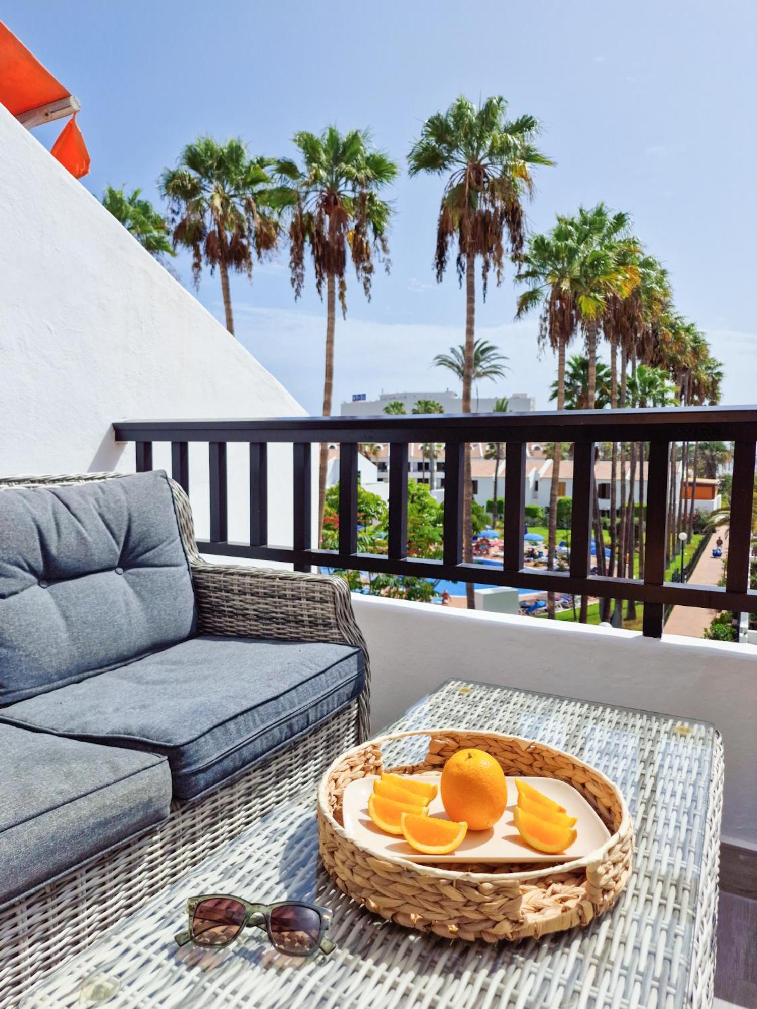 Orange - Parque Santiago II Apartment Арона Екстериор снимка