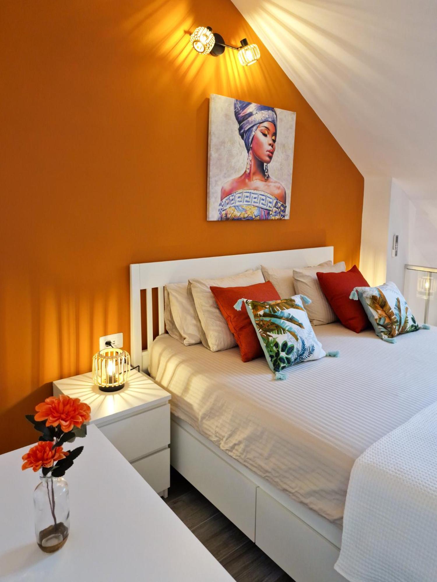 Orange - Parque Santiago II Apartment Арона Екстериор снимка