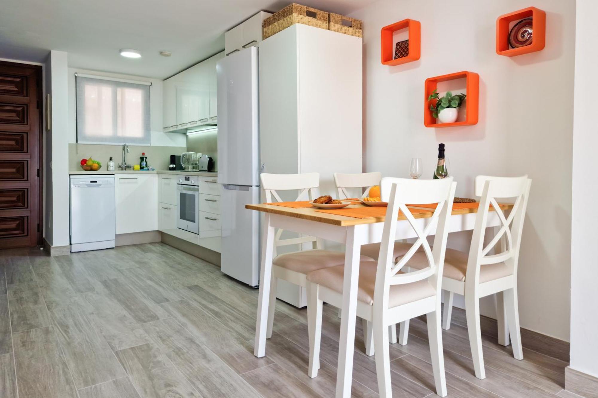Orange - Parque Santiago II Apartment Арона Екстериор снимка